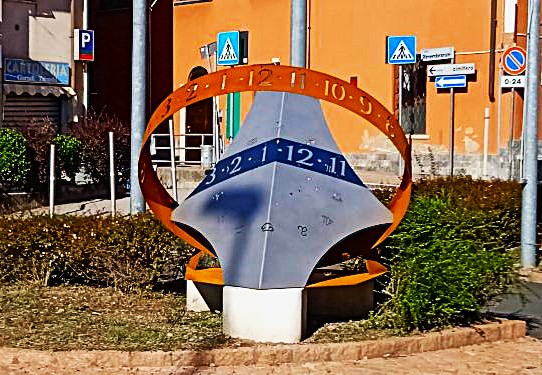 Aiula spartitraffico al centro di Bisuschio